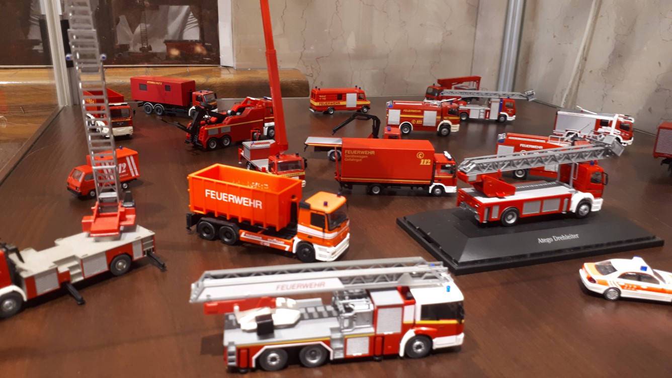 Foto - modele pojazdów strażackich
